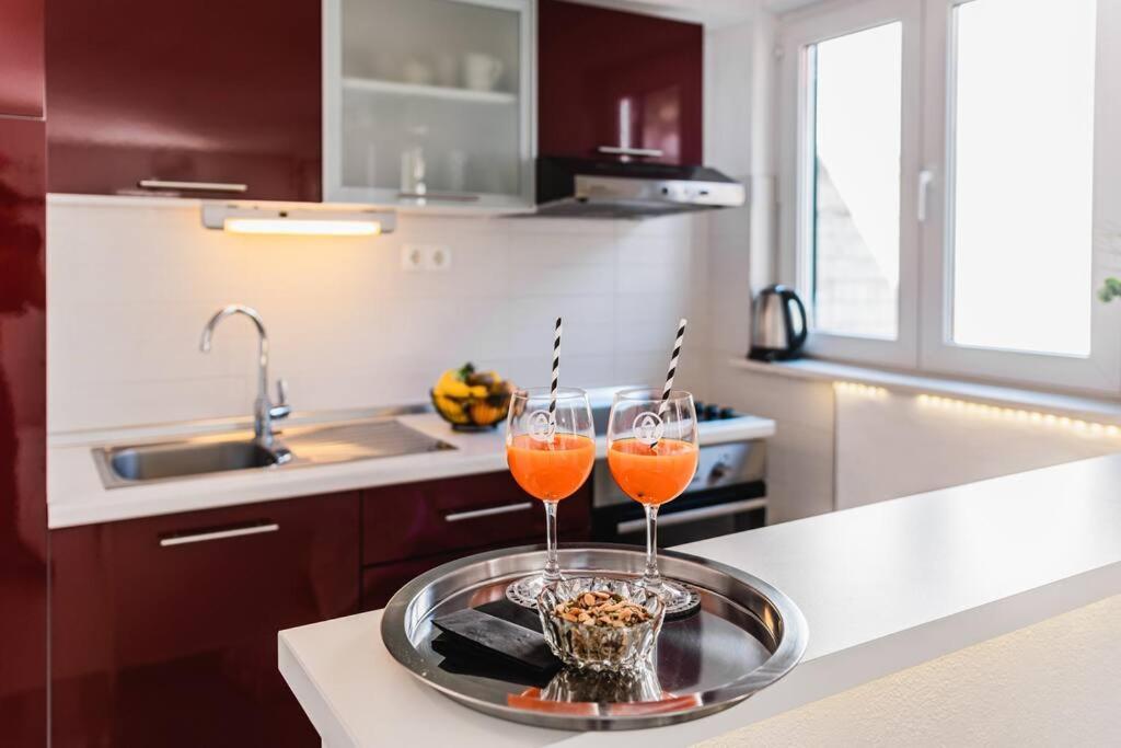 Holiday Home Marina-Renovated House In City Center Rogoznica  Extérieur photo