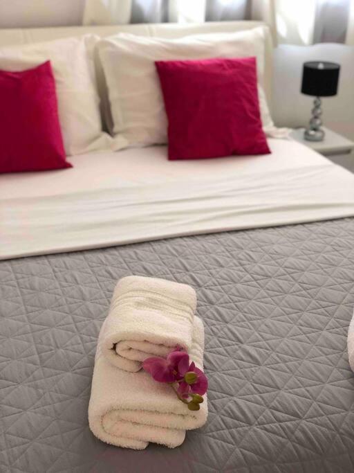Holiday Home Marina-Renovated House In City Center Rogoznica  Extérieur photo