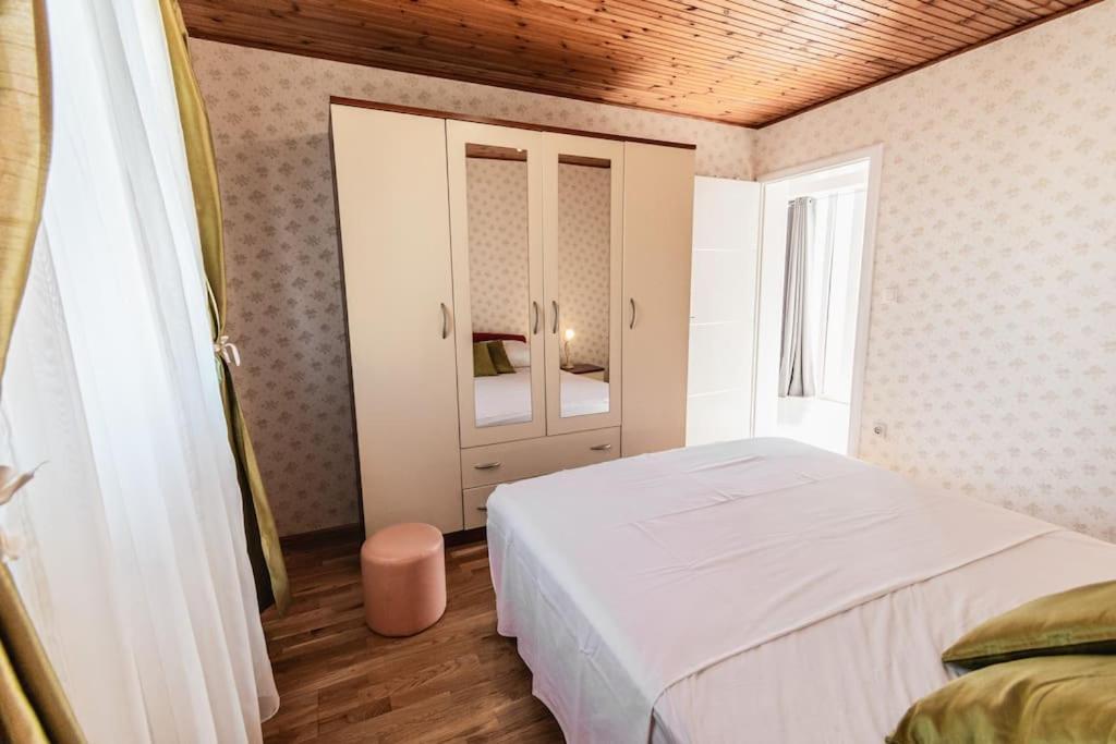 Holiday Home Marina-Renovated House In City Center Rogoznica  Extérieur photo
